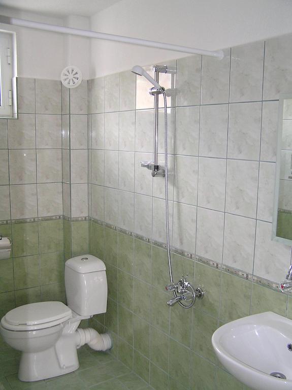 Karadzhovy Guest House Kalofer Værelse billede